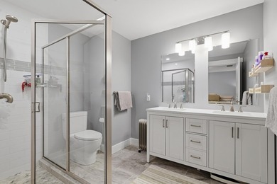 Beautifully renovated end-unit townhome in the highly - photo 24
