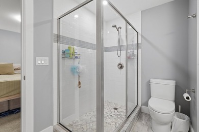 Beautifully renovated end-unit townhome in the highly - photo 25