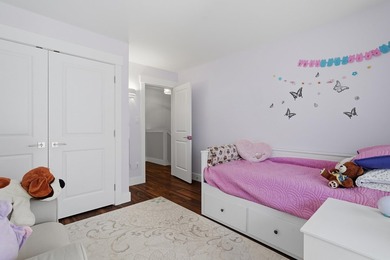 Beautifully renovated end-unit townhome in the highly - photo 27