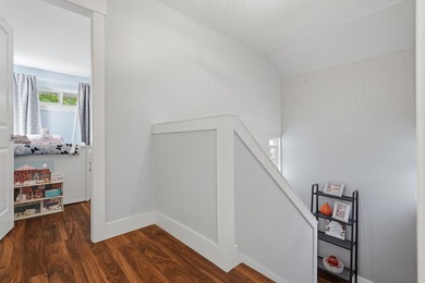 Beautifully renovated end-unit townhome in the highly - photo 32