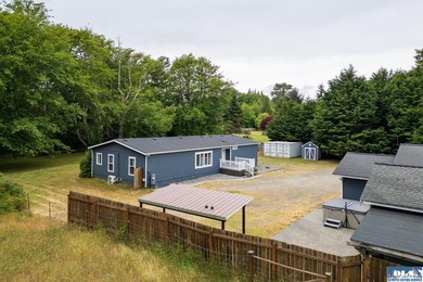 Tucked between Sequim and Port Angeles with easy access to - photo 32