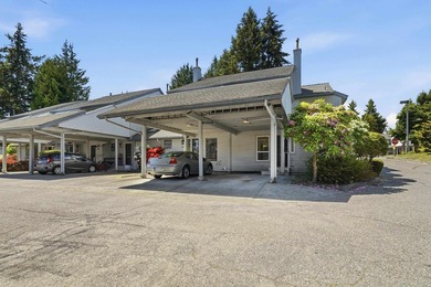 Beautifully renovated end-unit townhome in the highly - photo 34