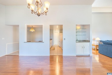 Beautiful condominium in sunny Sunland with stunning Strait - photo 12