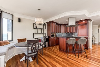 Rare opportunity in a boutique Gold Coast building! This - photo 4