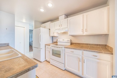 Beautiful condominium in sunny Sunland with stunning Strait - photo 15