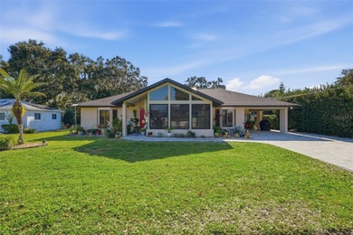 Lake Harris Home For Sale in Yalaha Florida