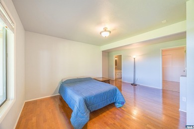 Beautiful condominium in sunny Sunland with stunning Strait - photo 21