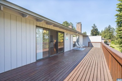 Beautiful condominium in sunny Sunland with stunning Strait - photo 26
