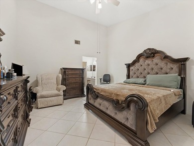 Welcome to this charming three-bedroom, two-bathroom residence - photo 29