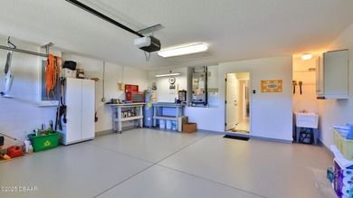 This meticulously maintained 3 BR 2 BA home is ready to enjoy - photo 31