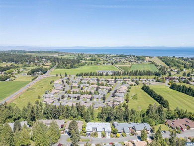 Beautiful condominium in sunny Sunland with stunning Strait - photo 32