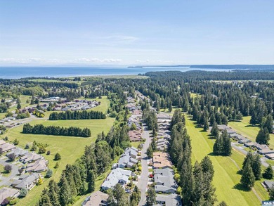 Beautiful condominium in sunny Sunland with stunning Strait - photo 33