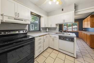 3-bedroom home nestled in the heart of West Mankato. Updated - photo 9