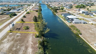Oversized waterfront lot on the Horseshoe Canal, offering a - photo 6