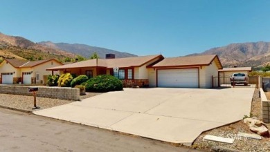 Lake Home For Sale in Lake Isabella, California