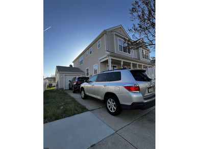 Spacious Townhouse Just 2 Blocks from the Beach & Boardwalk in - photo 1
