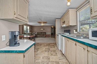 Discover the perfect getaway with this 3 bedroom, 2 bathroom - photo 8