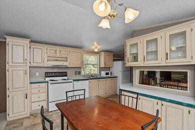 Discover the perfect getaway with this 3 bedroom, 2 bathroom - photo 9