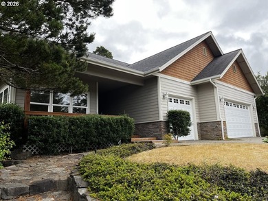 Welcome to this beautifully maintained 3-bedroom, 2.5-bath home - photo 2