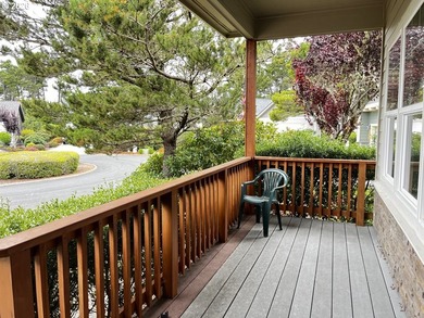 Welcome to this beautifully maintained 3-bedroom, 2.5-bath home - photo 5