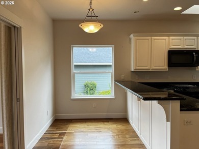 Welcome to this beautifully maintained 3-bedroom, 2.5-bath home - photo 10