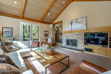 You'll love this pristine custom home in Uppaway Estates, a - photo 7