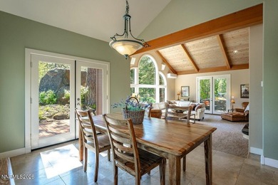 You'll love this pristine custom home in Uppaway Estates, a - photo 9