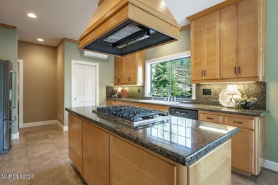 You'll love this pristine custom home in Uppaway Estates, a - photo 10