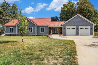 Discover luxury lakeside living in this custom-built 3-bedroom - photo 4