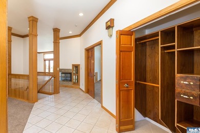 Quality home with gorgeous custom wood accents throughout. Large - photo 27