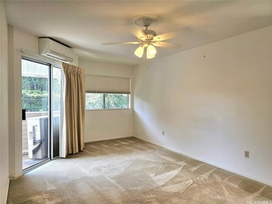 Rarely available 3-bedroom, 2-bath loft-style townhome in - photo 8