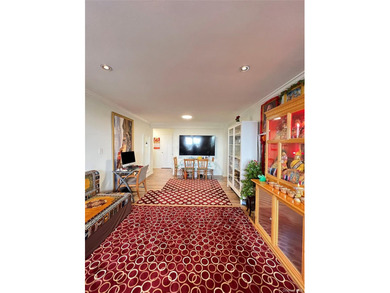 Spacious 2 Bedroom with Huge living Room and additional dining - photo 2