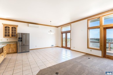 Quality home with gorgeous custom wood accents throughout. Large - photo 38