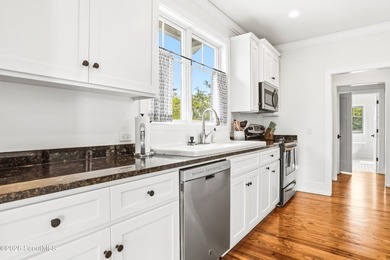 Gorgeous East Beach marsh front home! Custom built by top buider - photo 43
