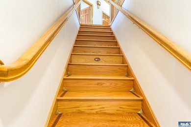 Quality home with gorgeous custom wood accents throughout. Large - photo 43