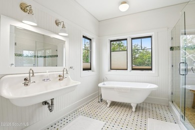 Gorgeous East Beach marsh front home! Custom built by top buider - photo 45
