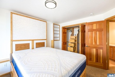 Quality home with gorgeous custom wood accents throughout. Large - photo 48
