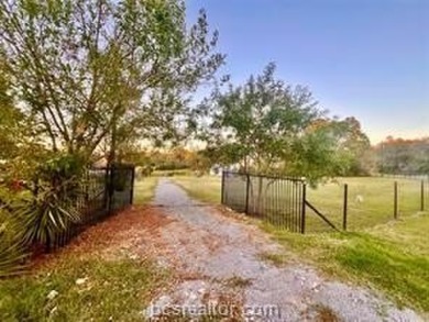 Lake Lot For Sale in Jewett, Texas