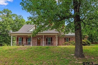 Welcome to this well maintained 3 bedroom, 2 bathroom - photo 2
