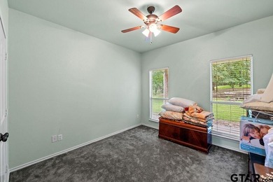 Welcome to this well maintained 3 bedroom, 2 bathroom - photo 7
