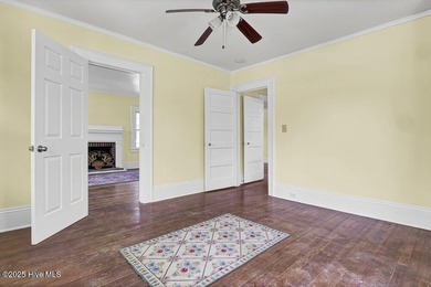 Craftsman-style 4BR/2BA bungalow in the heart of the - photo 22