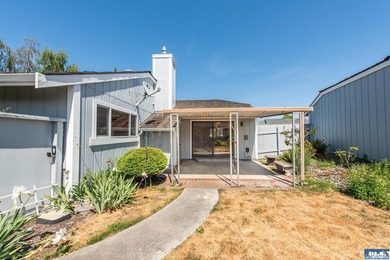 Single-level 2 bedroom, 2 bath condo with no age restriction in - photo 27