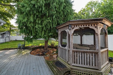 Welcome to 63 Joan Avenue, a spacious 1,588-square-foot ranch - photo 32
