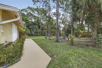 Wonderful sanctuary sheltered with palms, high hedges, & fruit - photo 44