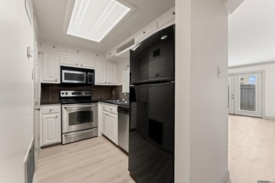 UNIT 105 - BEAUTIFUL FIRST FLOOR UNIT. DOWNTOWN LIVING AT ITS - photo 5