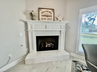 Impeccably maintained & completely move-in ready, this stunning - photo 9