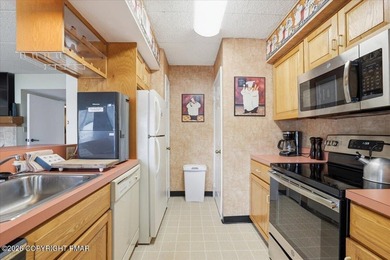 Lakefront, First-Floor, Turnkey, Beautiful Views!--It Doesn't - photo 12