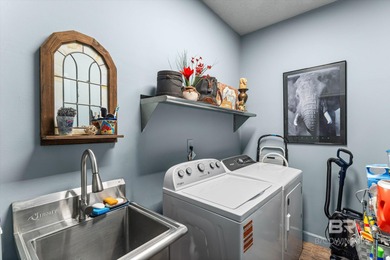 Designer's patio home in well sought after Ashbury Place in the