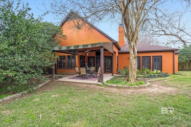 Designer's patio home in well sought after Ashbury Place in the