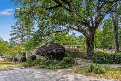 Beautifully maintained 2-bedroom, 1-bath condo located in the - photo 23